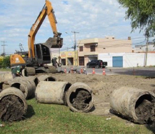 Rede pluvial da Val Porto começa a ser recuperada após mais de nove anos sem manutenção