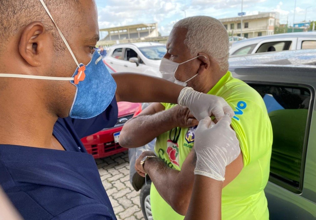 Pessoas de 59 anos com comorbidades começam a ser vacinadas nesta quinta-feira (6) em Rio Grande