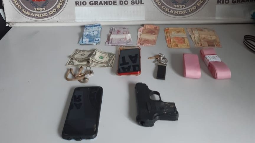 6° BPM prende dupla por roubo a pedestre com lesões em Rio Grande