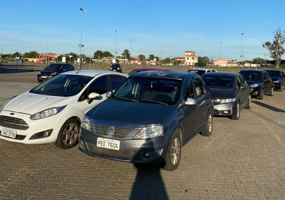 Vacinação contra a gripe será realizada na escola Wanda Rocha, no IAC e no Praça Shopping nesta sexta-feira (14) 