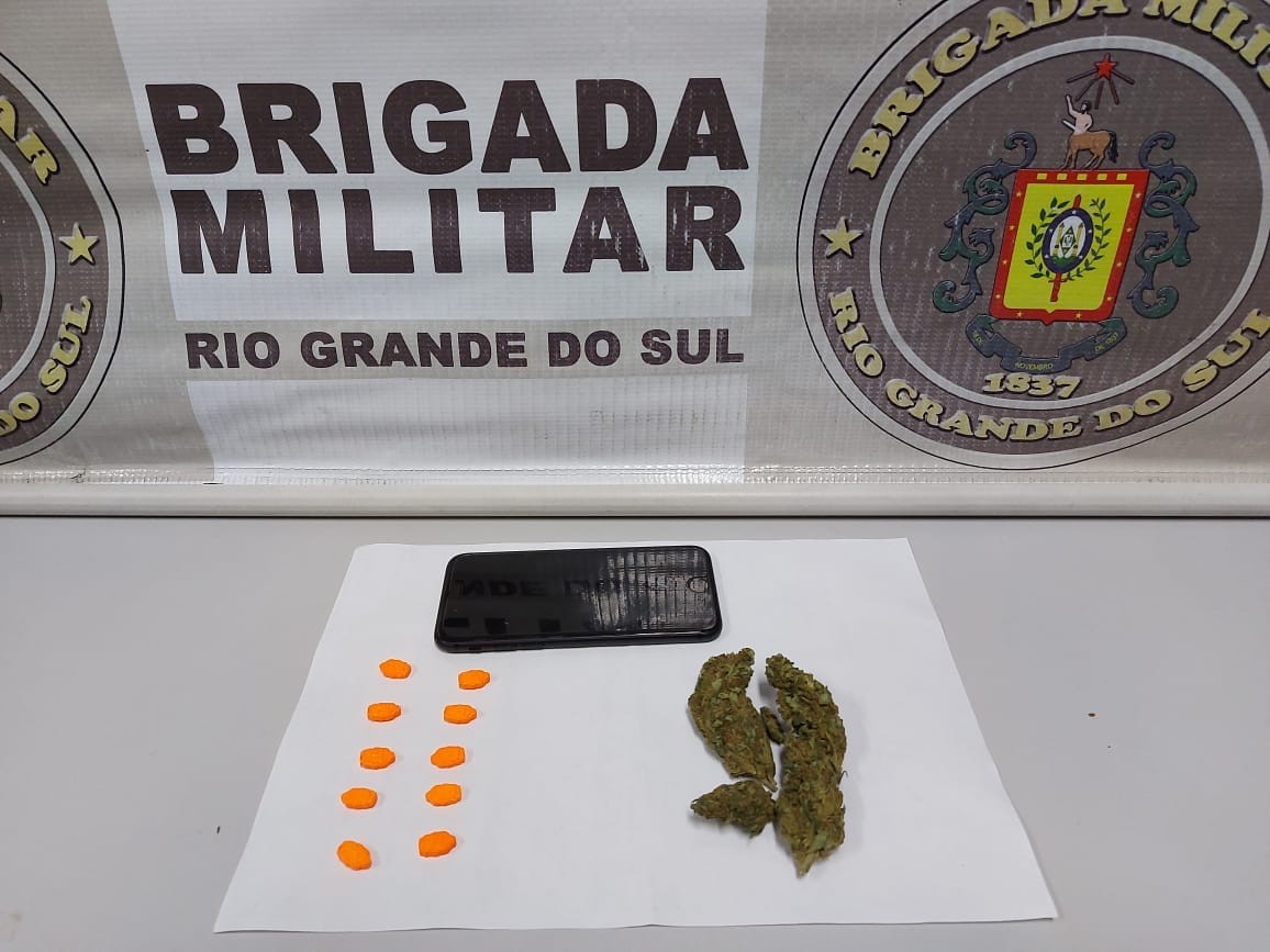 Menor de idade é apreendido por tráfico de drogas  no Lar Gaúcho