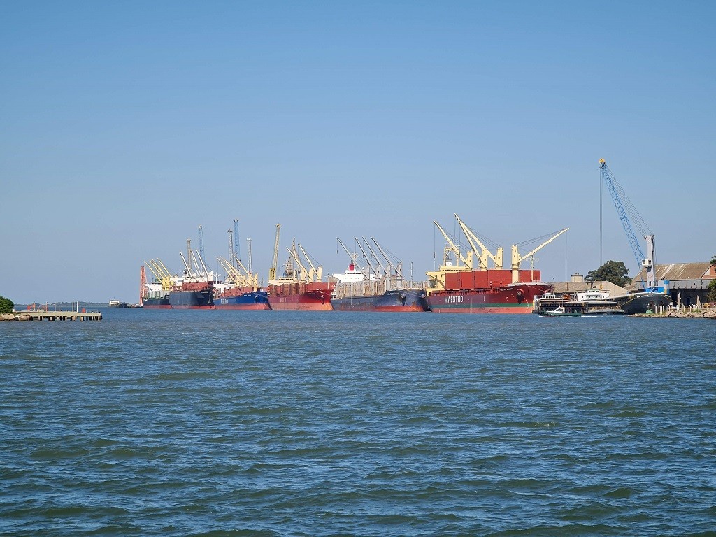 Superporto do Rio Grande registrou a maior movimentação da história no mês de abril de 2021