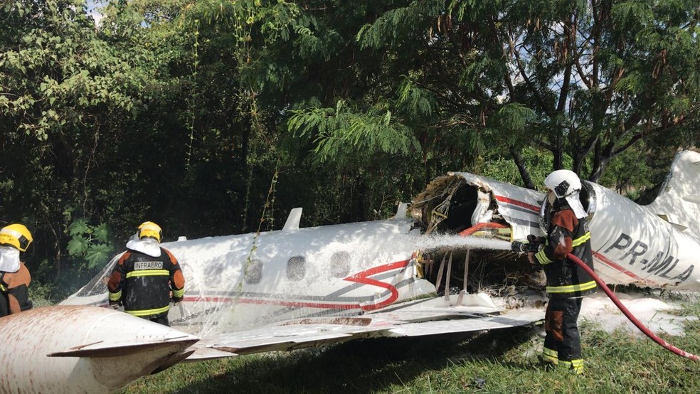 Acidente de avião deixa homem morto e dois feridos em Belo Horizonte (MG)