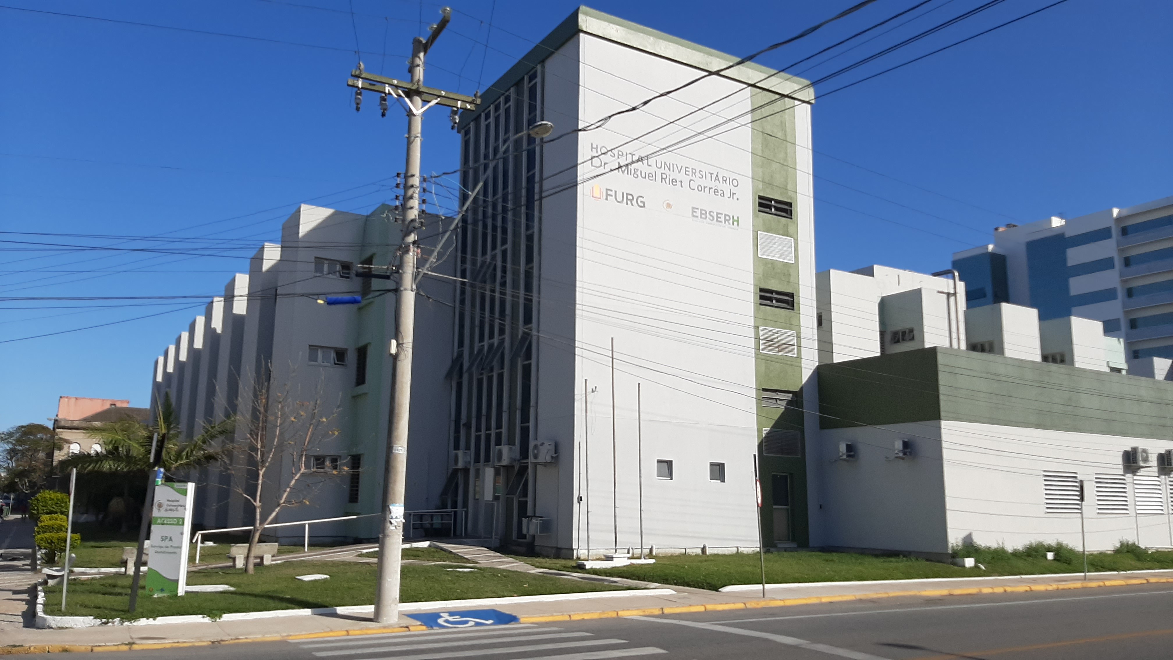 HU-Furg recebe medicamentos do kit intubação