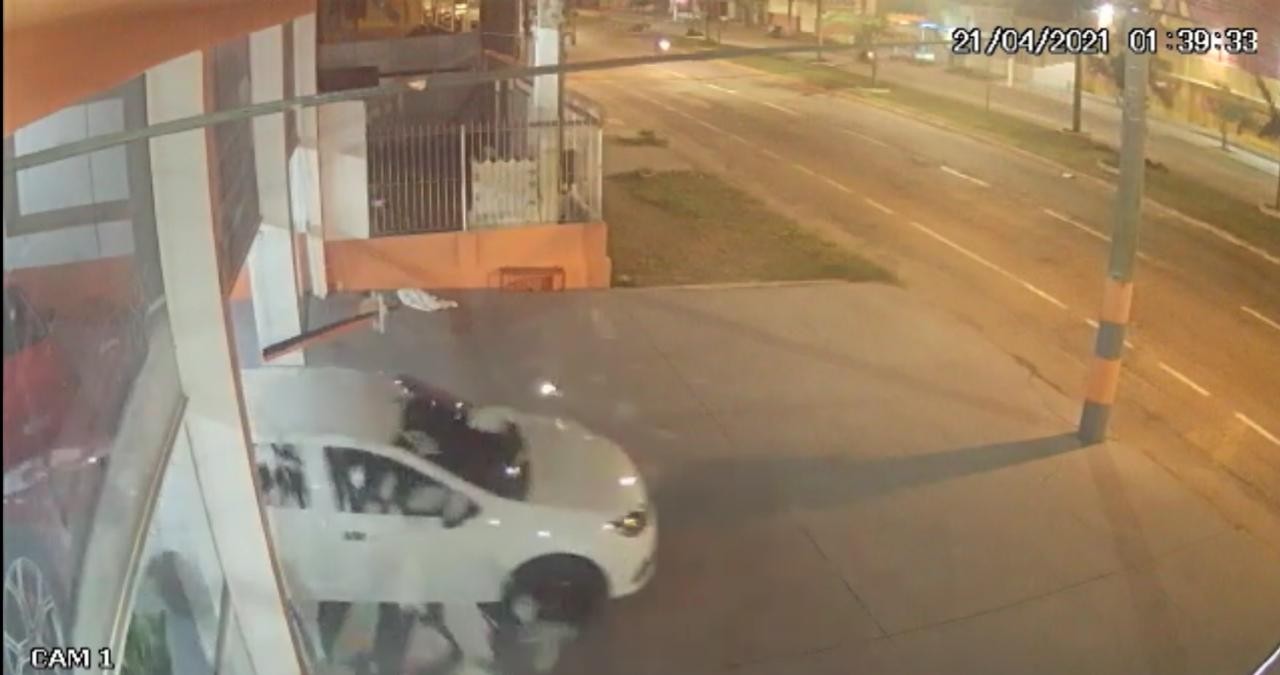 Após furtar veículo de concessionária, criminoso atropela e mata homem na Cidade Nova