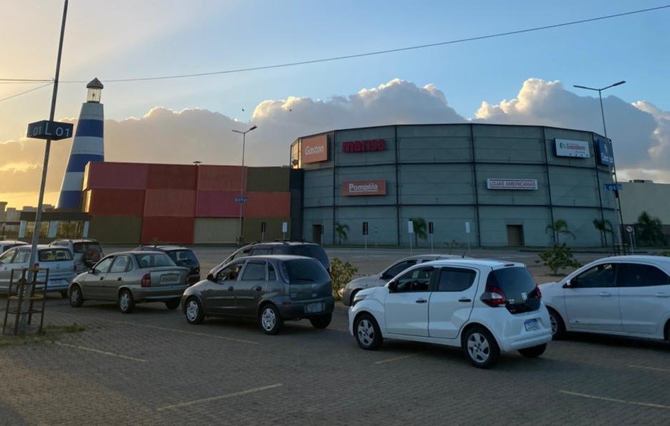 Drive-thru de quinta-feira (22) usou 83% das doses disponíveis para a ação
