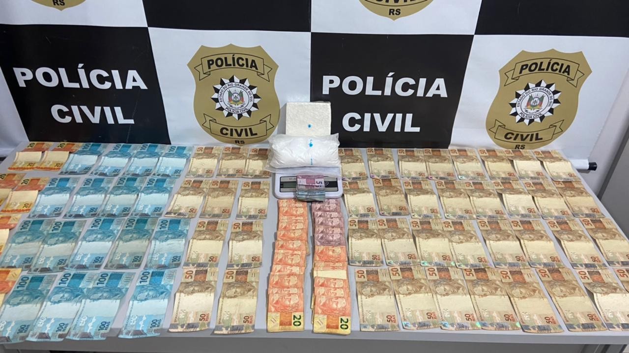 Adolescente é apreendido com drogas e R$ 7 mil em dinheiro no bairro São João