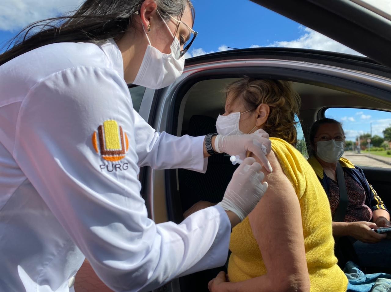 Pessoas com 61 anos serão vacinadas neste sábado (24) em Rio Grande; confira os locais