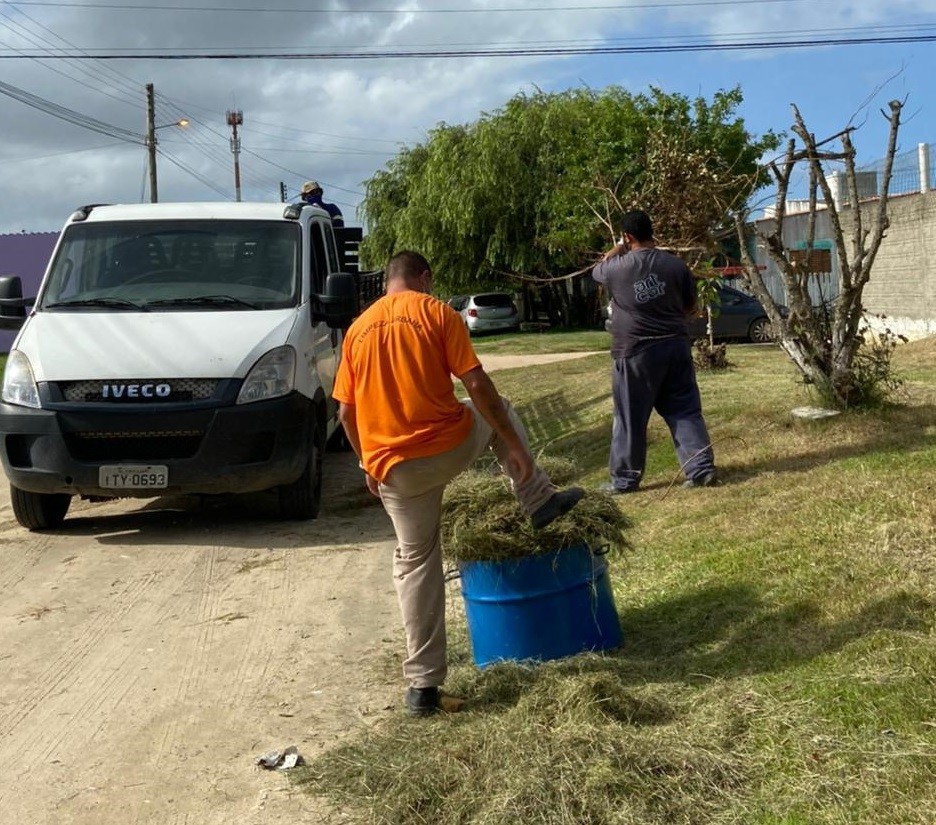 Secretaria do Cassino dá continuidade ao mutirão de limpeza no Parque Guanabara nesta sexta-feira (23)