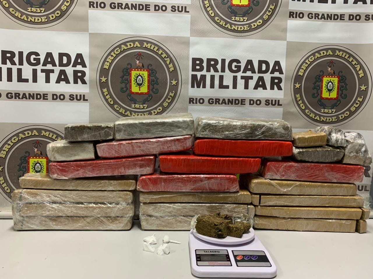 Homem é preso com mais de 16 kg de drogas no bairro Profilurb II