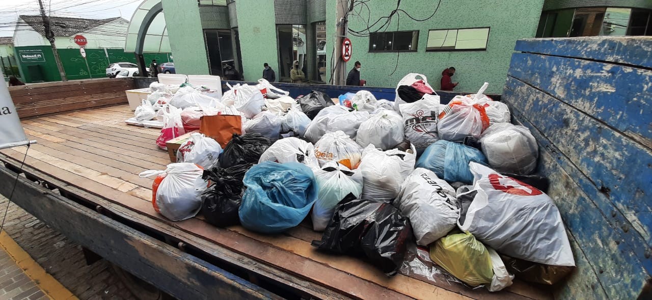  Vladmi Virgílio subiu e desceu 92.584 degraus para arrecadar alimentos e agasalhos