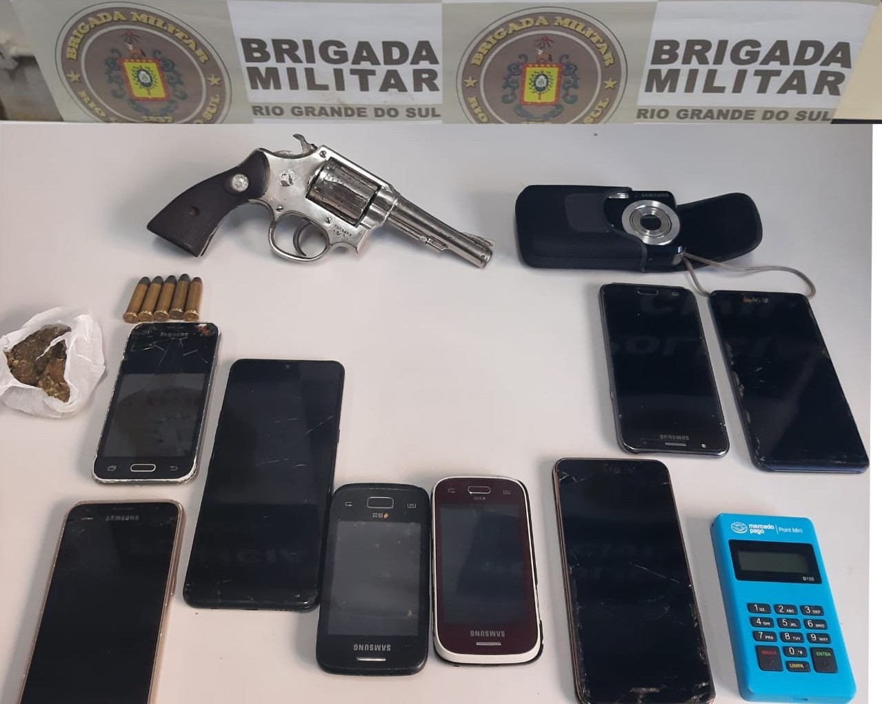 6° BPM prende homem por porte ilegal de arma de fogo e entorpecentes em Rio Grande