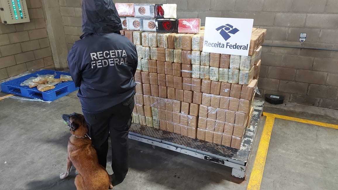 PF e Receita Federal apreendem cerca de R$ 200 milhões em drogas no Porto do Rio Grande