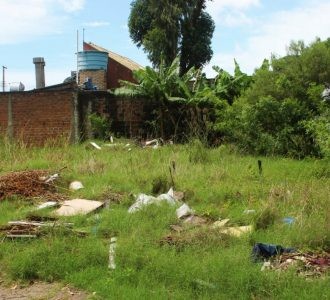 Secretaria do Cassino já começou a multar proprietários de terrenos baldios com lixo acumulado