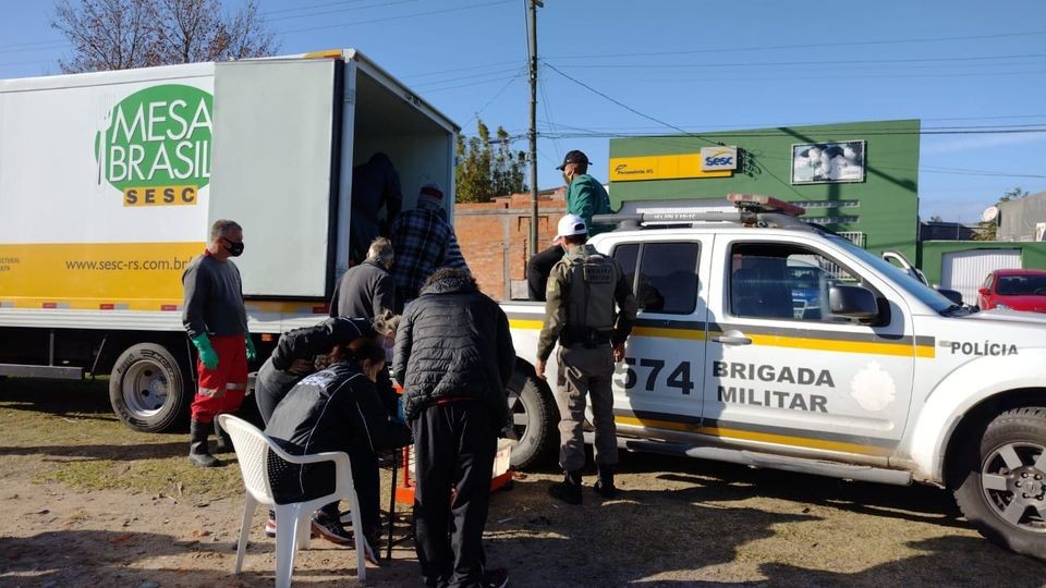 6º BPM destina mais de 390 kg de peixes apreendidos à pessoas em vulnerabilidade social 
