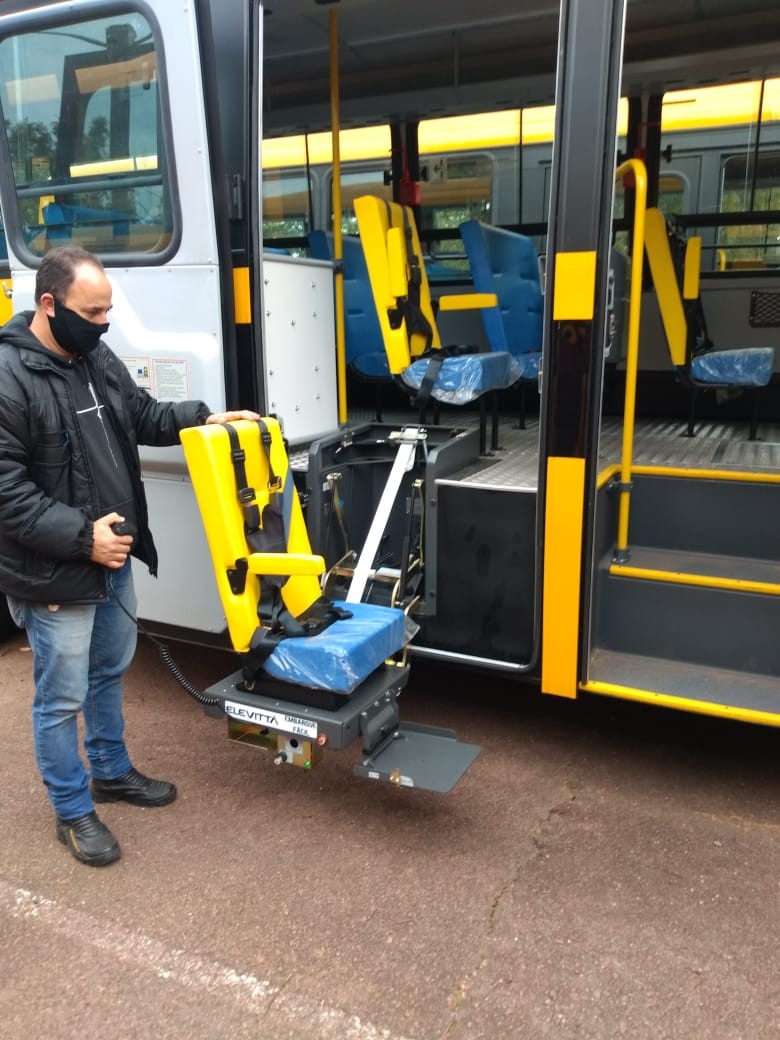 Rio Grande recebe ônibus escolar do Governo do Estado