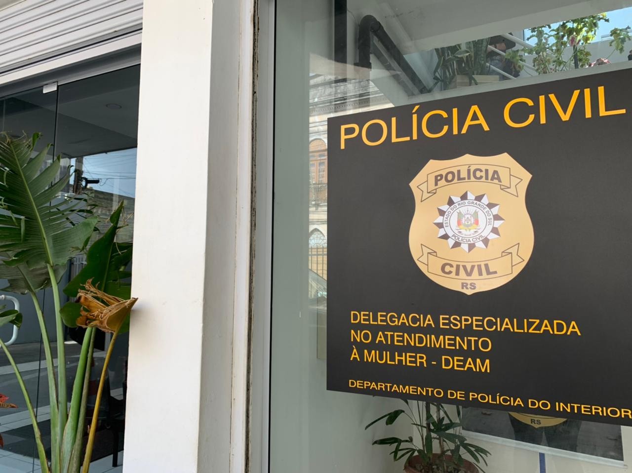 Polícia Civil prende homem acusado de tentar abusar sexualmente de mulheres na Praia do Cassino