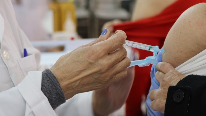 Secretaria da Saúde alerta que baixas temperaturas reforçam necessidade de vacinar contra a gripe