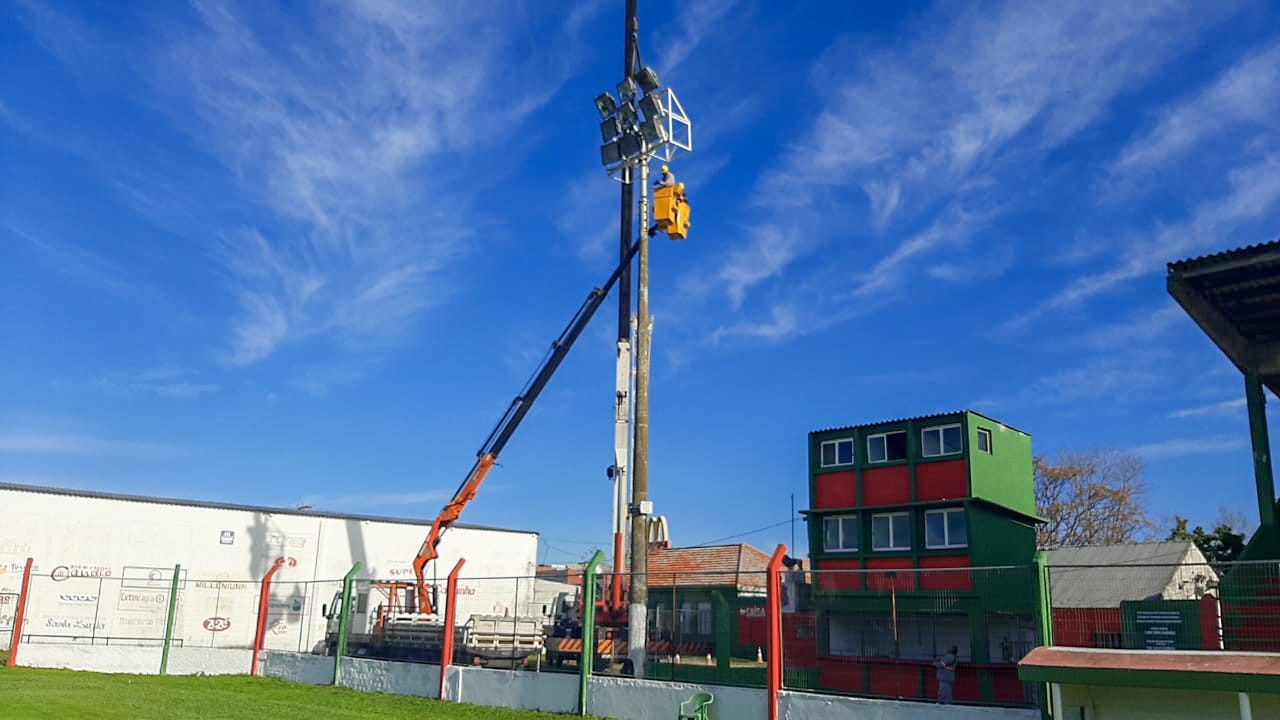 Estádio Aldo Dapuzzo tem sistema de iluminação recolocado