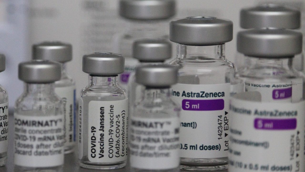 SES faz balanço de vacinas da AstraZeneca registradas após validade
