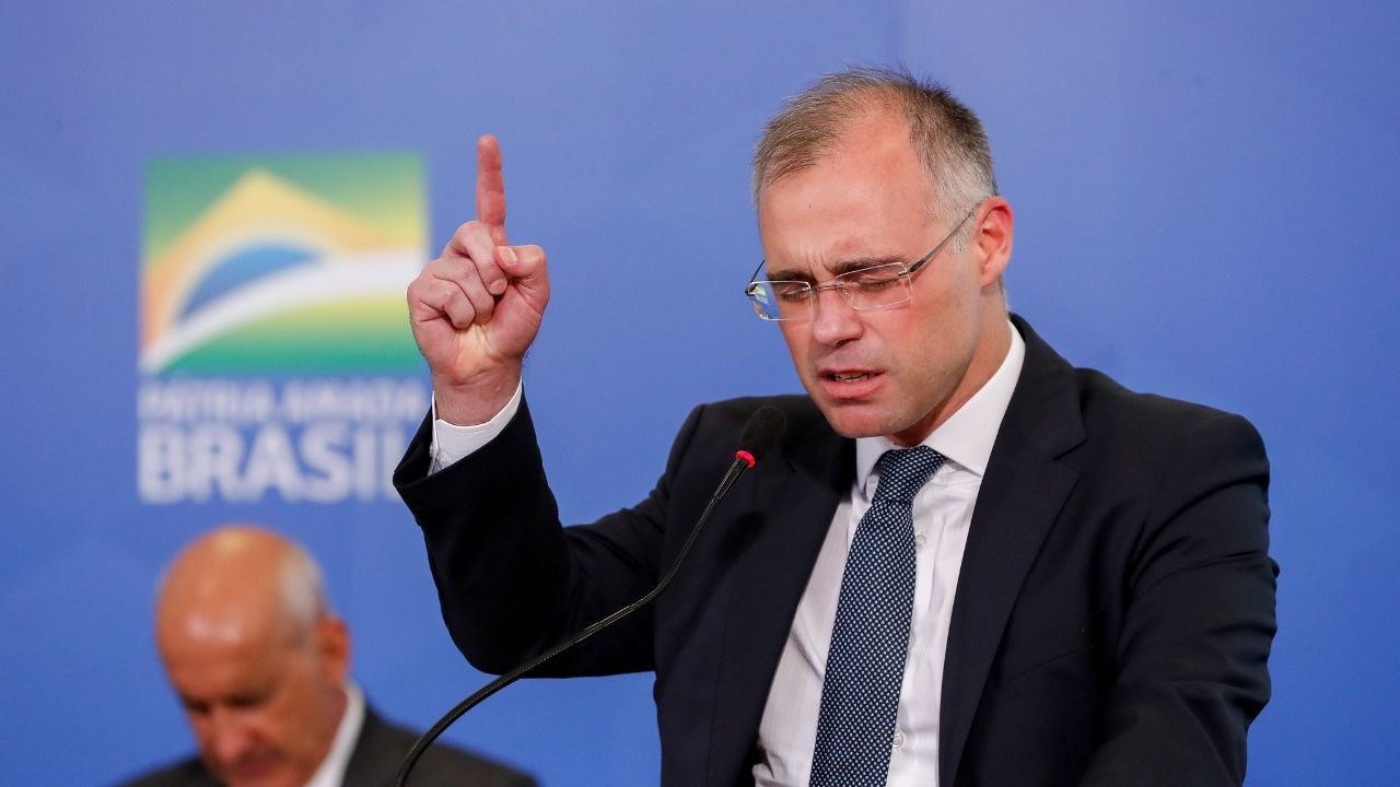Jair Bolsonaro oficializa a indicação de André Mendonça ao Supremo Tribunal Federal (STF)