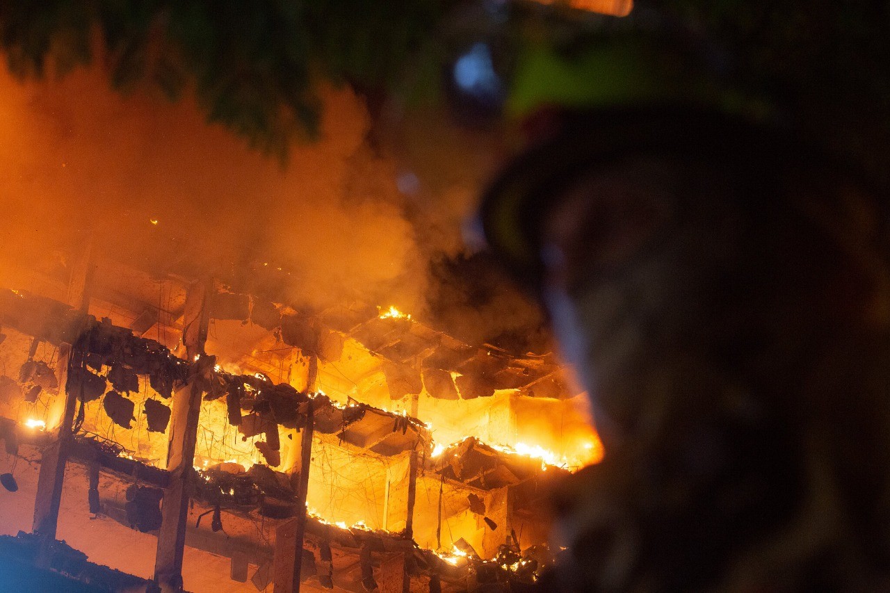 CBMRS segue realizando buscas pelos bombeiros desaparecidos no incêndio na SSP