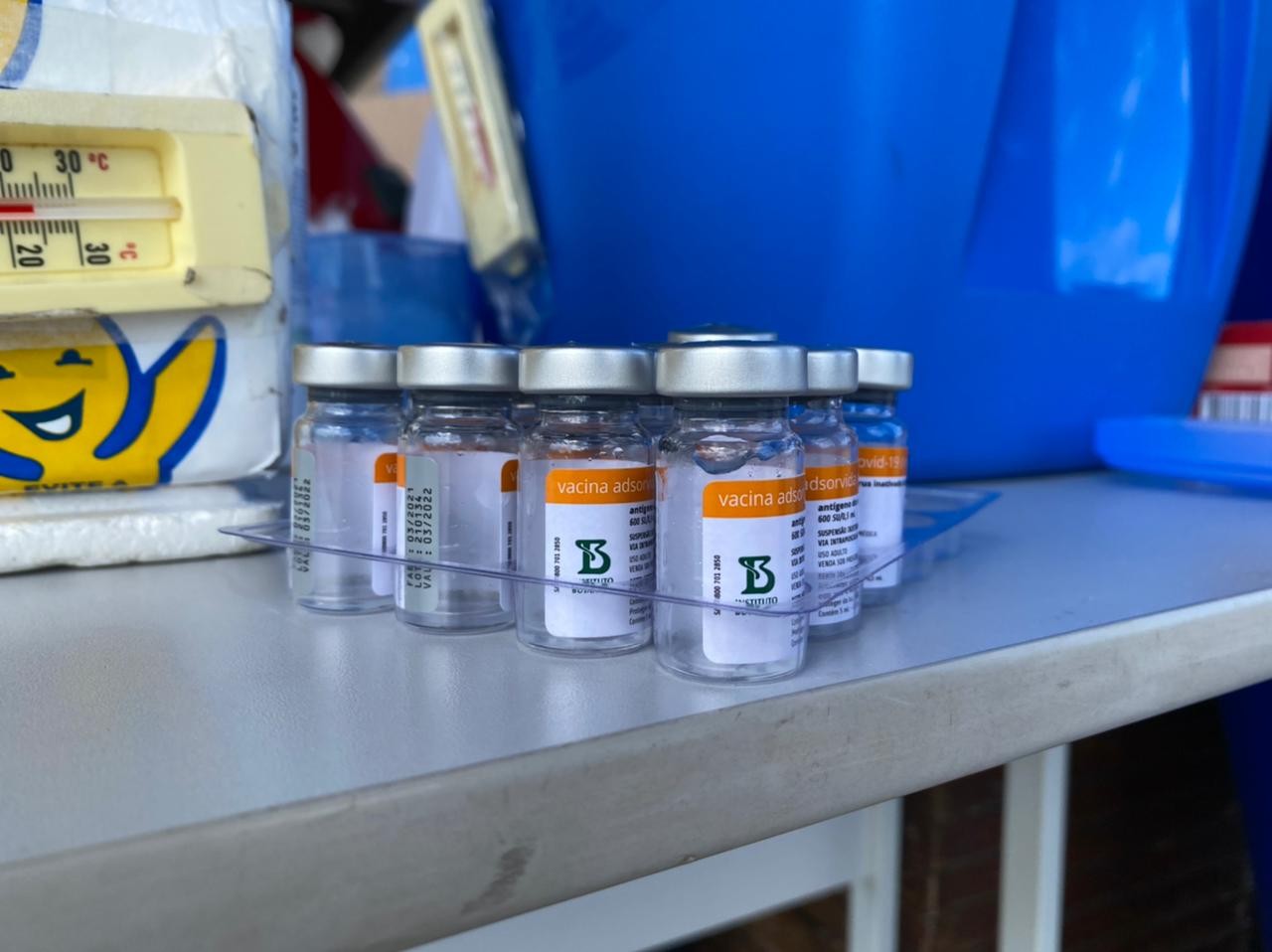 Segunda dose antecipada da vacina contra a Covid-19 começa a ser aplicada neste sábado (17)