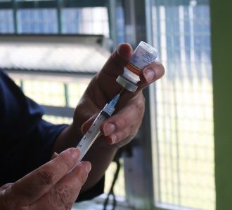 Covid-19: SMS divulga novo cronograma de vacinação com ampliação no público que receberá o imunizante