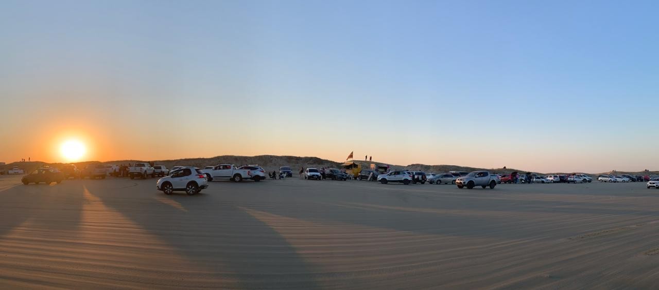 Com temperaturas agradáveis, Praia do Cassino recebeu movimento intenso no final de semana