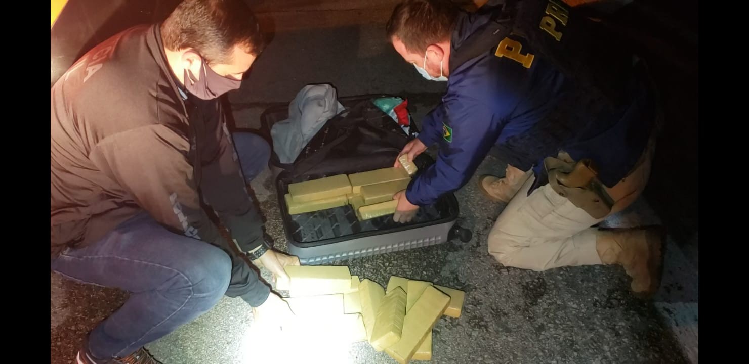 PRF e Polícia Civil prendem rio-grandino com mais de 10 quilos de maconha em Pelotas 