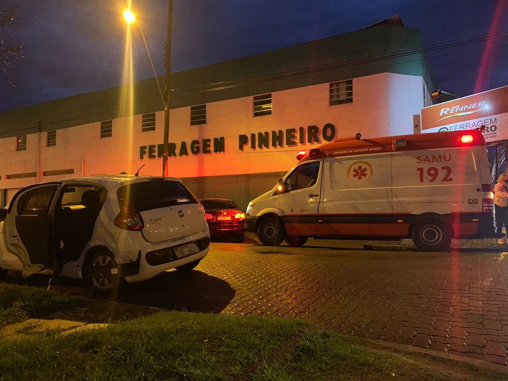 Acidente de trânsito deixa mulher de 60 anos ferida em Rio Grande