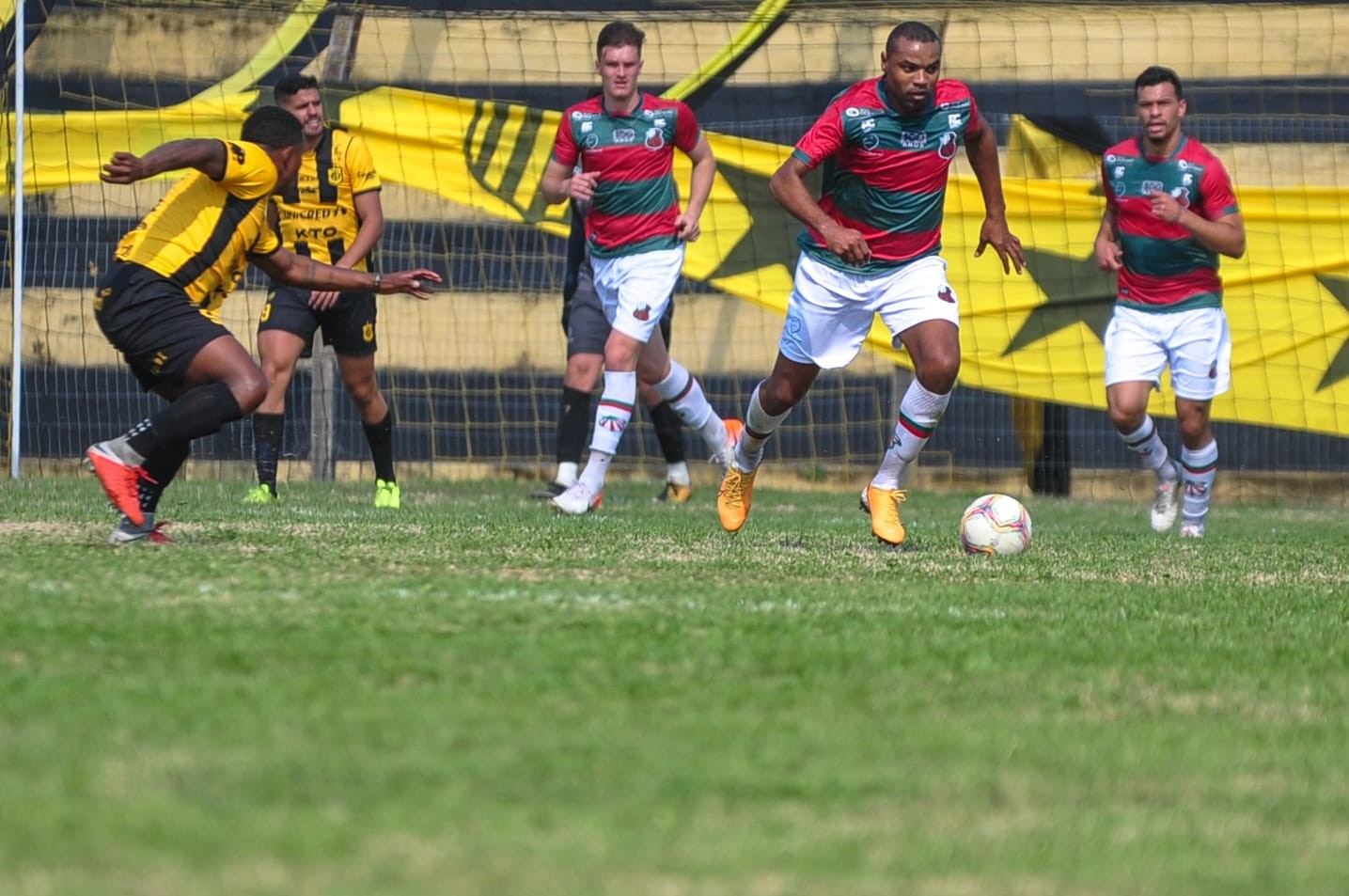 SC São Paulo enfrenta o São Gabriel, fora de casa, nesta quinta-feira (26)