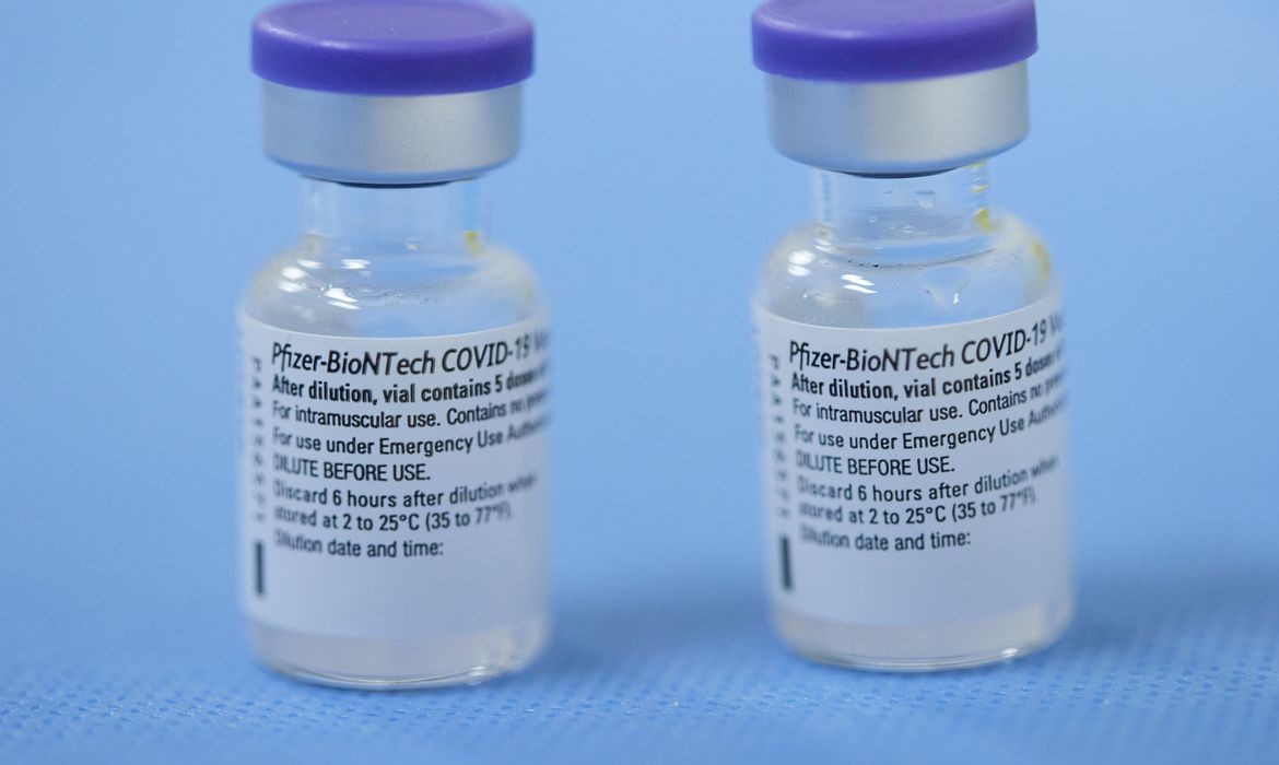 Pfizer anuncia produção de vacina contra a Covid-19 no Brasil