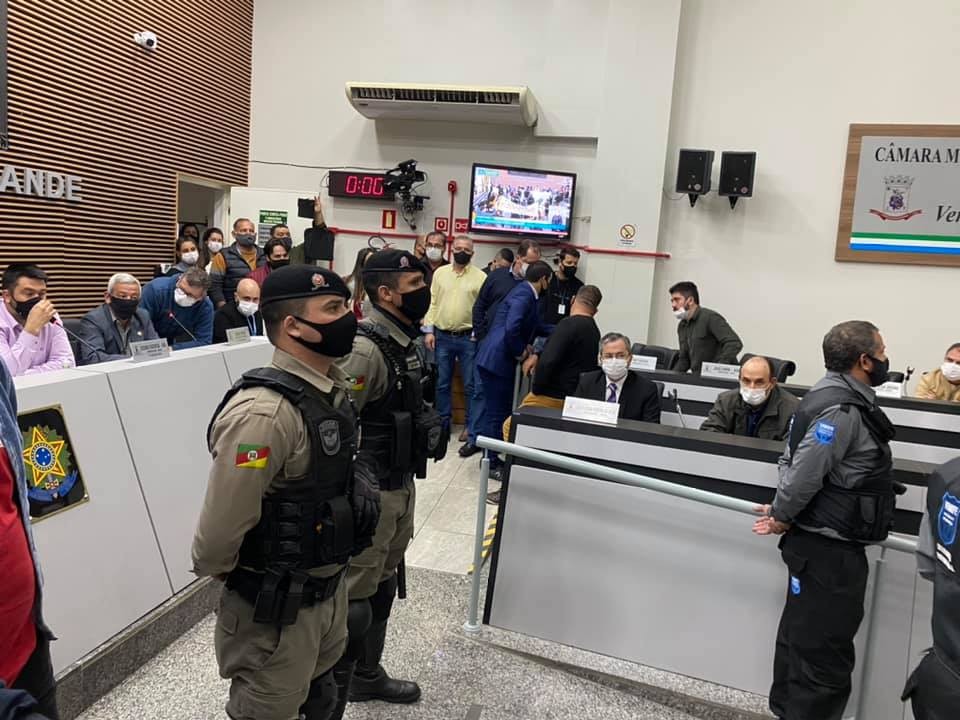 Projeto que extingue cargo de cobradores no transporte coletivo de RG é aprovado e presidente do sindicato comenta: não acredito na redução da tarifa