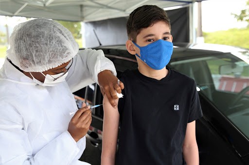 Prefeitura anuncia vacinação contra a Covid-19 para adolescentes de 13 anos a partir da próxima semana