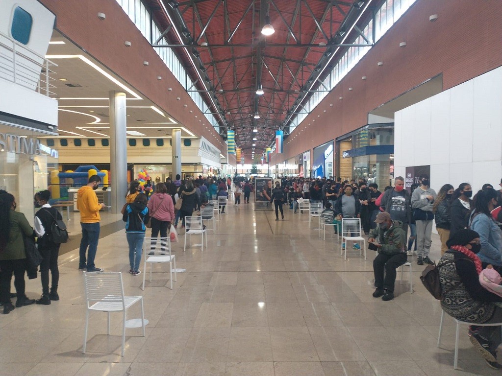 Covid-19: aplicação da 2ª dose em adolescentes a partir de 12 anos com comorbidades acontece nesta quinta-feira (14)