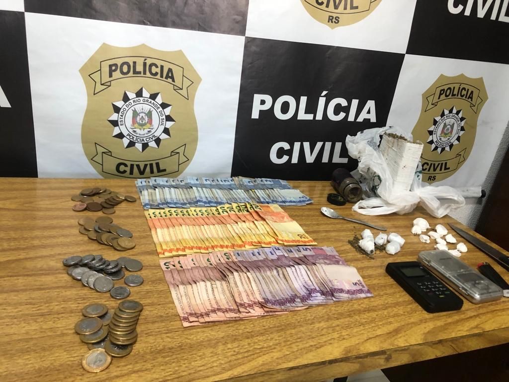 Homem de 25 anos é preso por tráfico de drogas no bairro Parque Guanabara