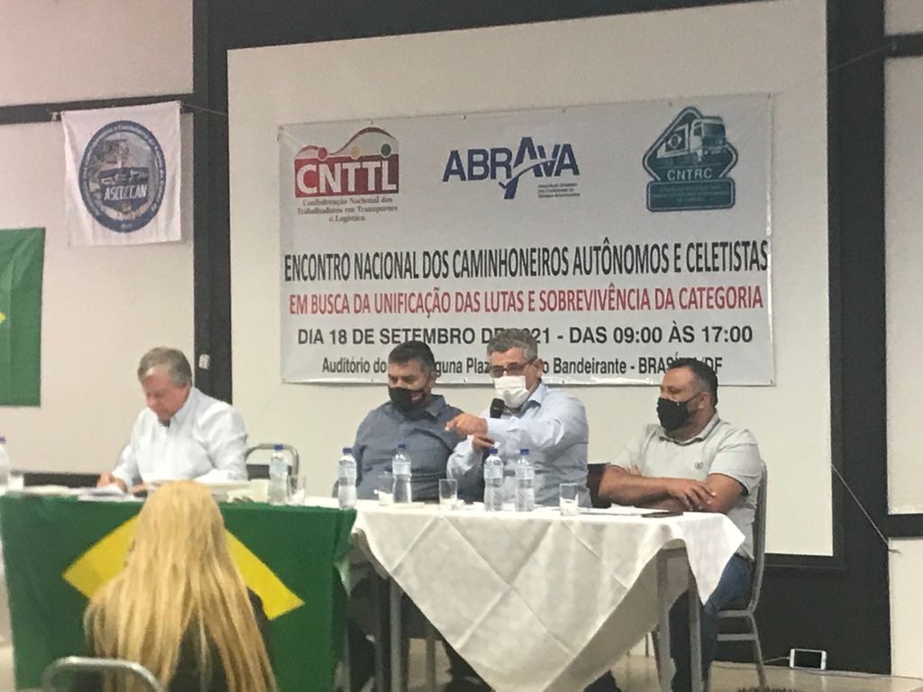 Grande encontro reúne lideranças nacionais dos caminhoneiros em Brasília