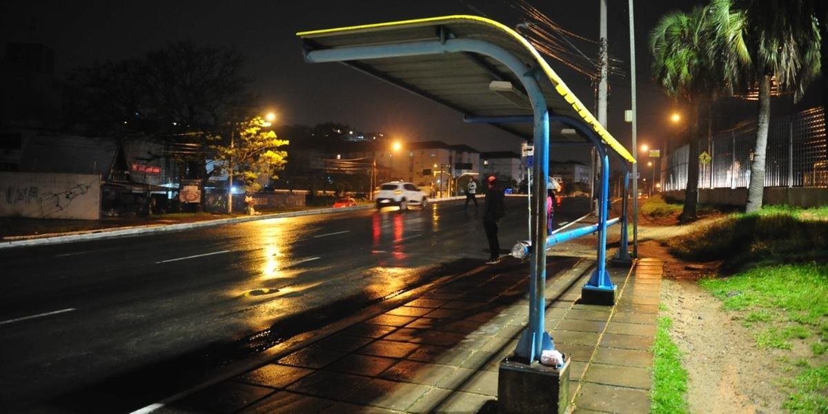 Jovem de 20 anos é morta durante assalto em Porto Alegre