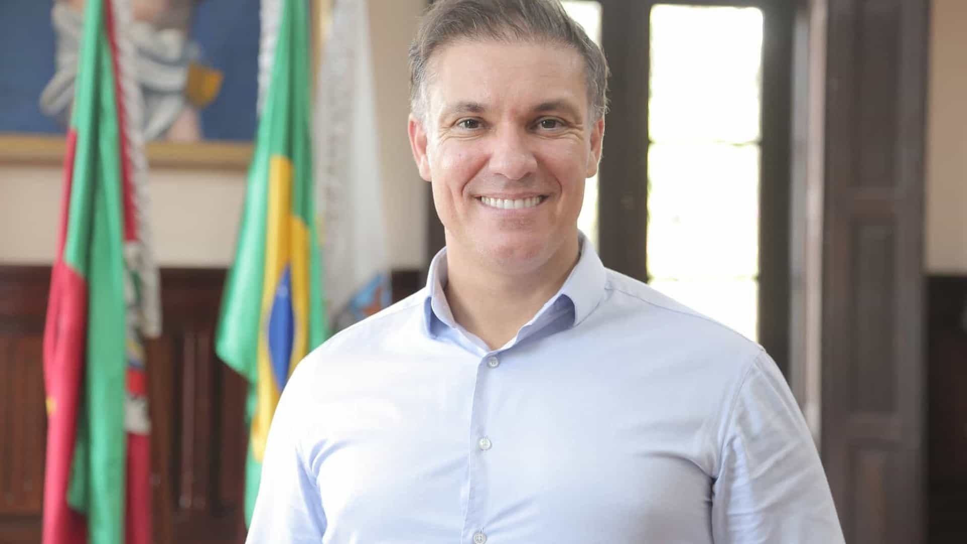 MP-RS ajuíza ação contra prefeito de Bagé, Divaldo Lara, e ex-servidora 'fantasma' da Prefeitura