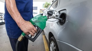 Preço médio da gasolina sobe pela 8ª semana seguida nos postos