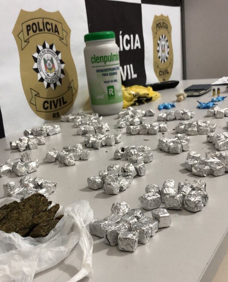 Mulher de 33 anos é presa por tráfico de drogas no Parque São Pedro, em Rio Grande