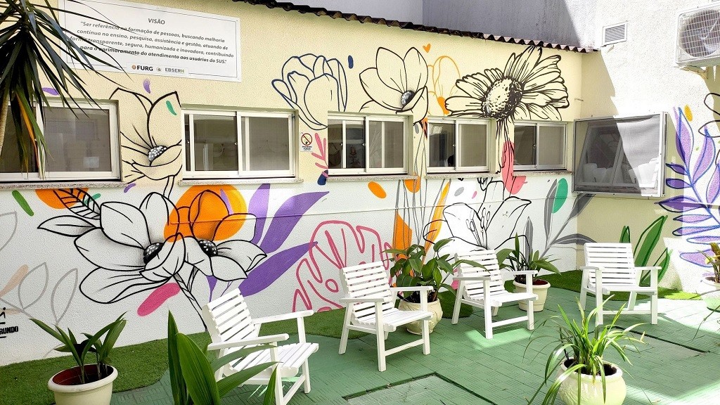 HU-Furg inaugura área de convivência para colaboradores e internados