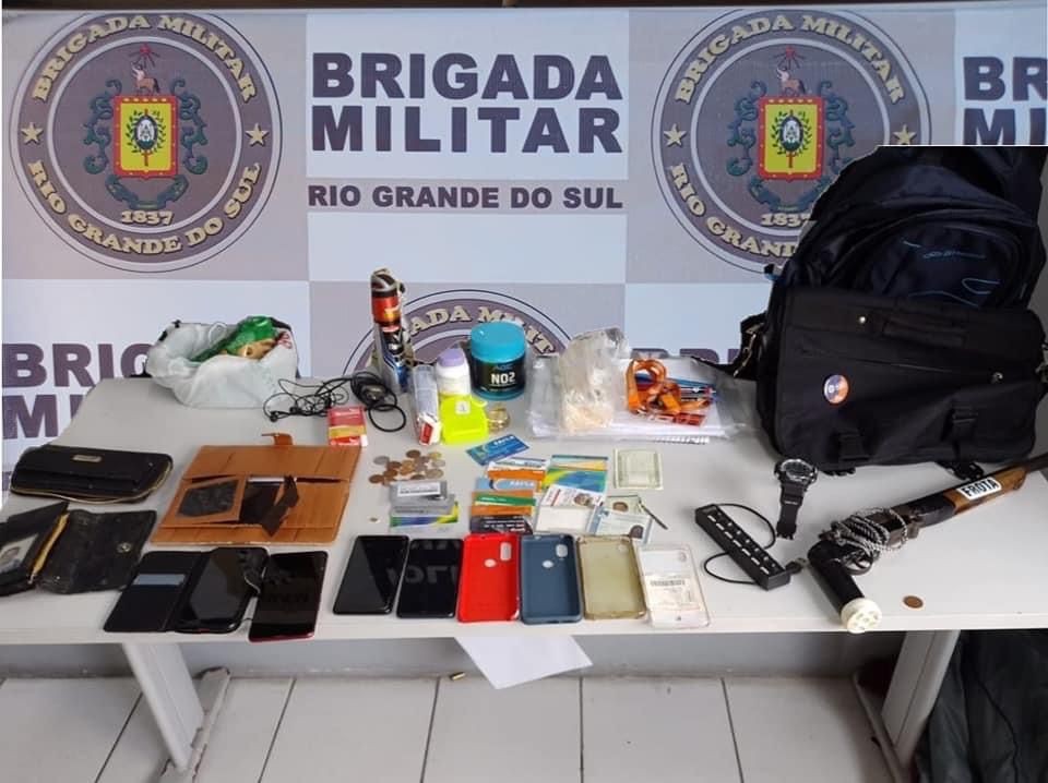 BM prende dupla responsável por roubos ao transporte coletivo, em Rio Grande