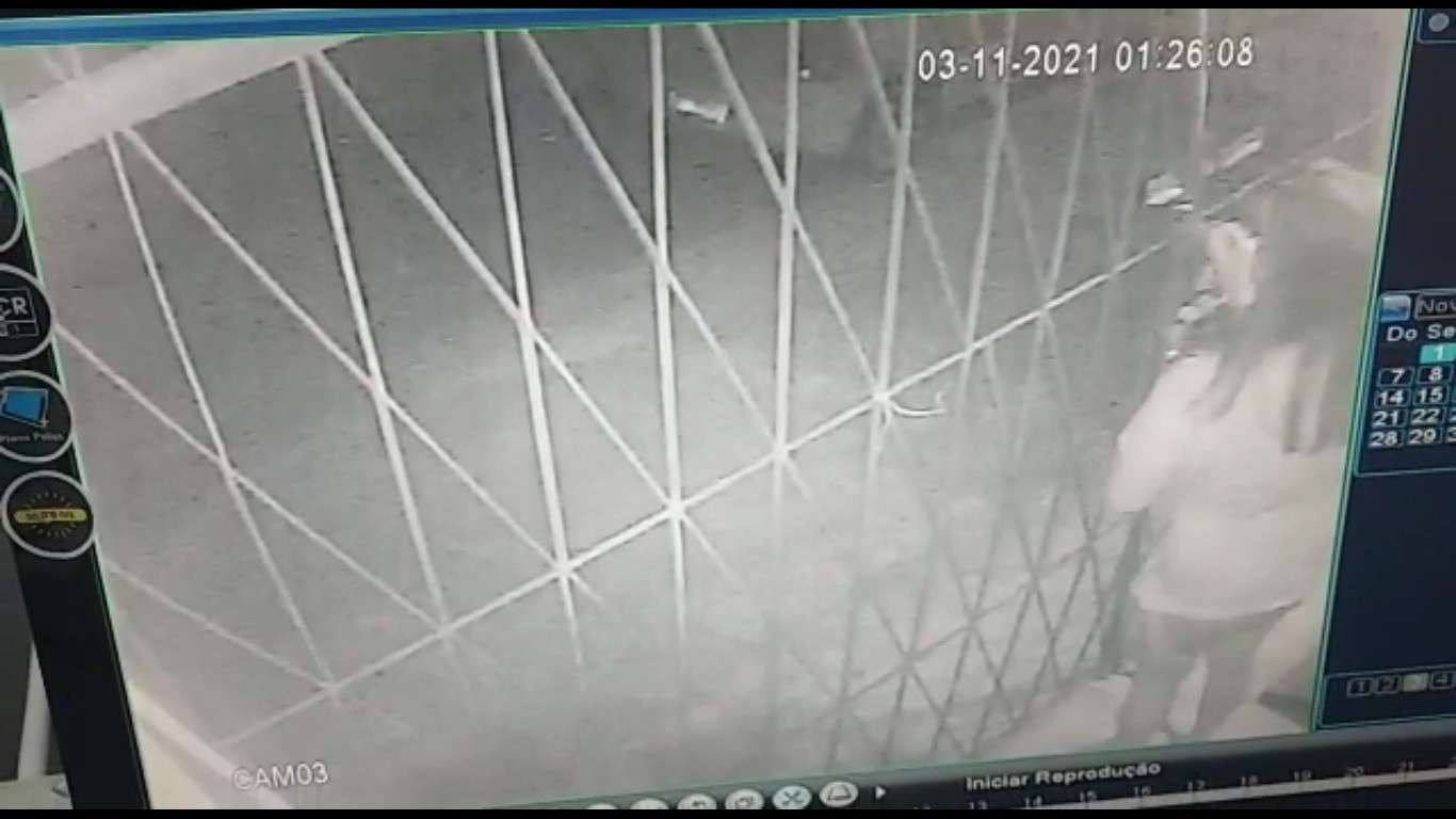 VÍDEO: Família é assaltada e mantida de refém em sua própria casa na madrugada desta quarta-feira (3), em Rio Grande 