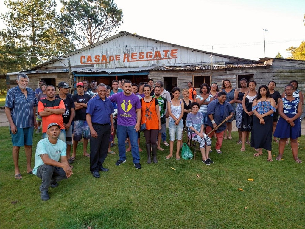 Conheça o projeto 'Fábrica de Esperança', que já ajudou mais de mil famílias carentes em Rio Grande