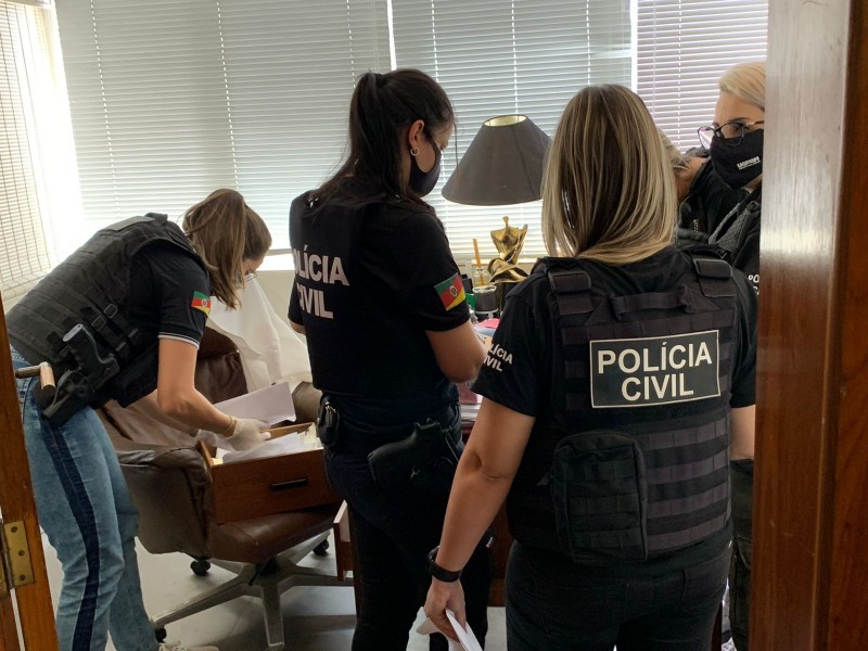 Cirurgião plástico é preso em POA após ser denunciado por pelo menos nove mulheres por crimes sexuais 