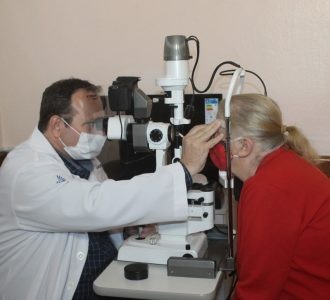 Cerca de 28 cirurgias de catarata e 300 consultas oftalmológicas foram realizadas nos 10 primeiros dias de mutirão, em Rio Grande