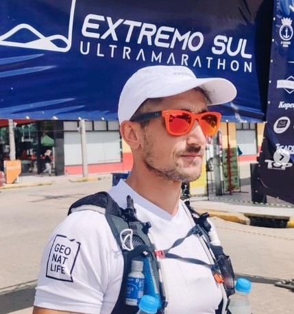 Português Vitor Rodrigues bate recorde e vence o Extremo Sul Ultramarathon 2021
