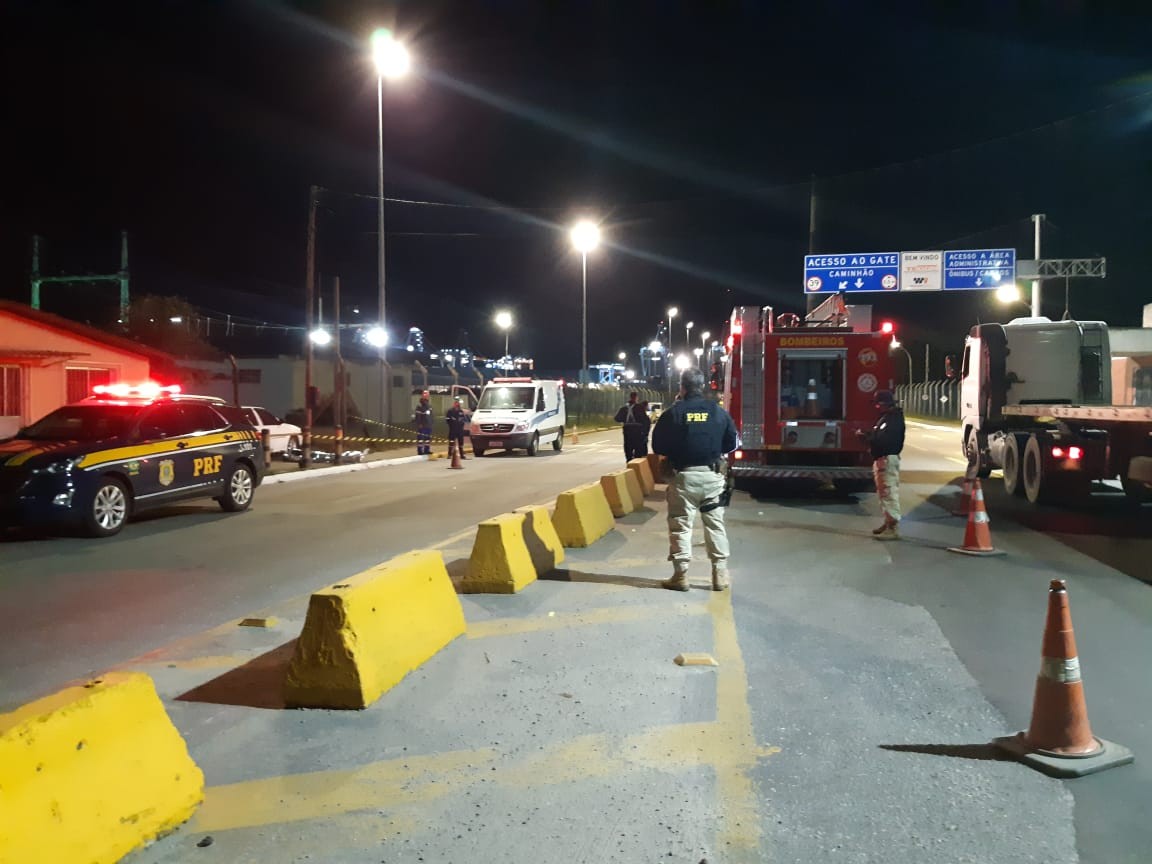 Homem morre após ser prensado por veículo enquanto trocava pneu na BR 392